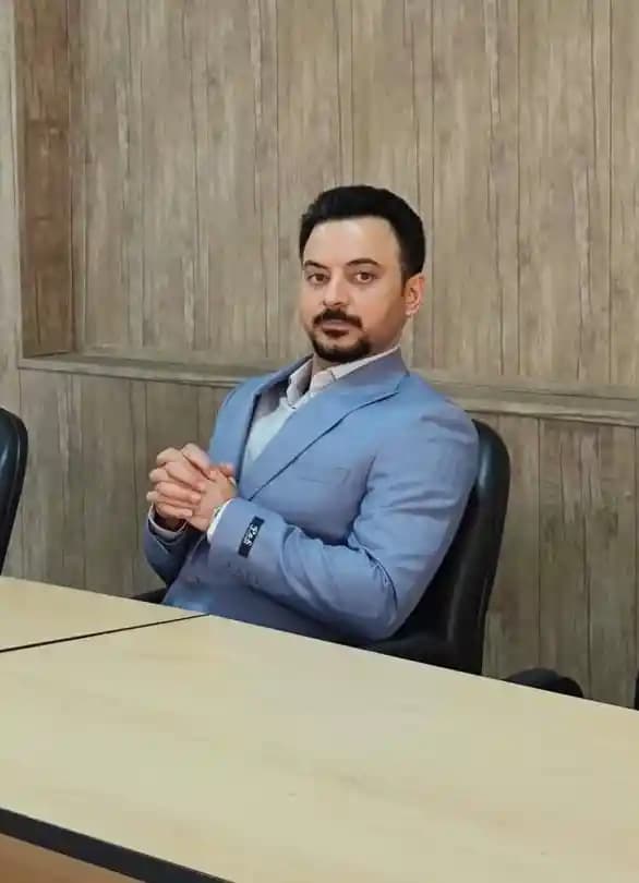 دکتر رضا صائبی راد، متخصص و جراح مغز، اعصاب و ستون فقرات
